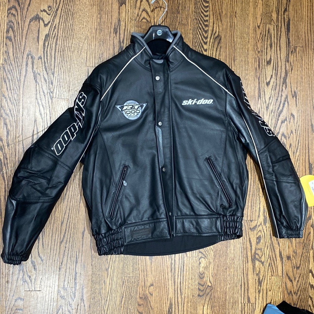 Ski-Doo black leather jacket. XXL. NWT.
